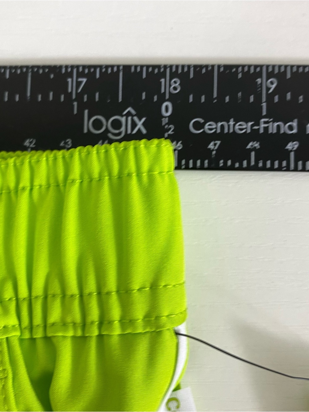 Calvin Klein Mens Trunks Shorts Size XL Swimwear Neon Green UPF 40 Lined NWT - Picture 14 of 15